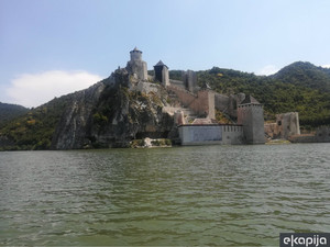 Golubac iz brodića