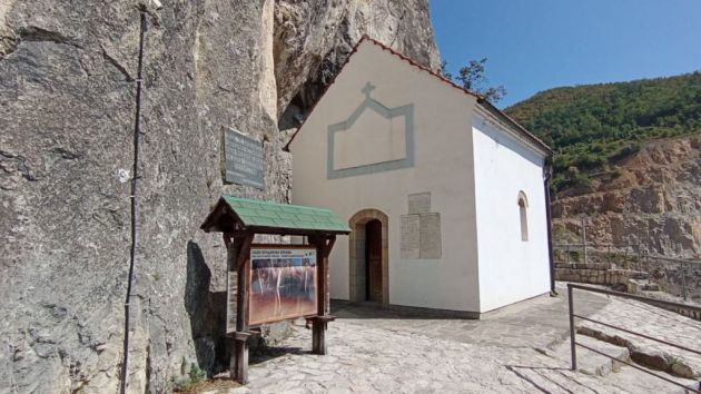 Crkva Svetog Arhangela Gavrila Raščići Ivanjica