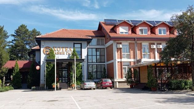 Hotel Ravni Gaj Knić