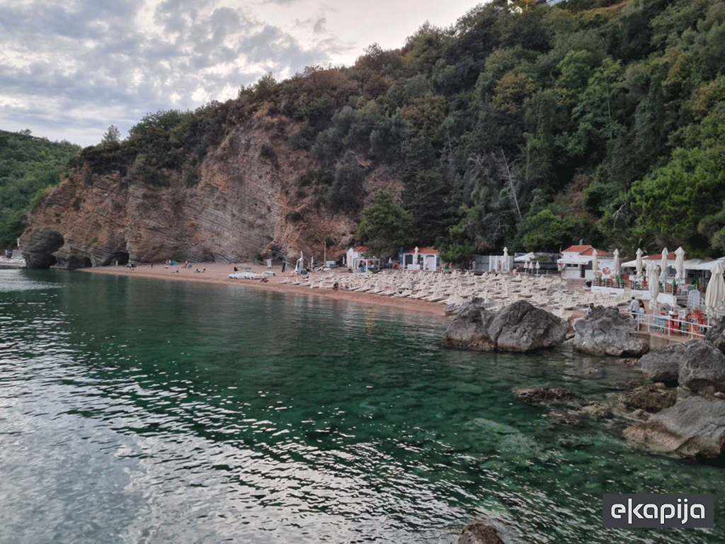 plaža Mogren u Budvi