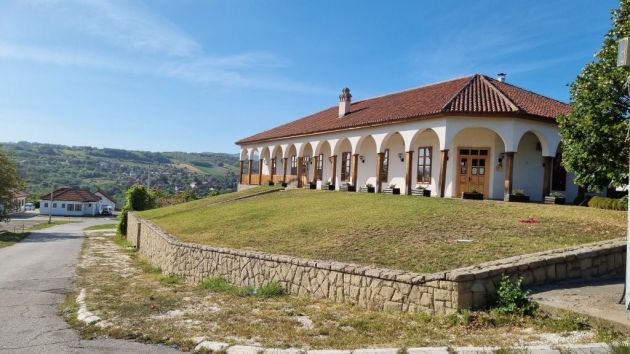 restoran Knežev han Topola